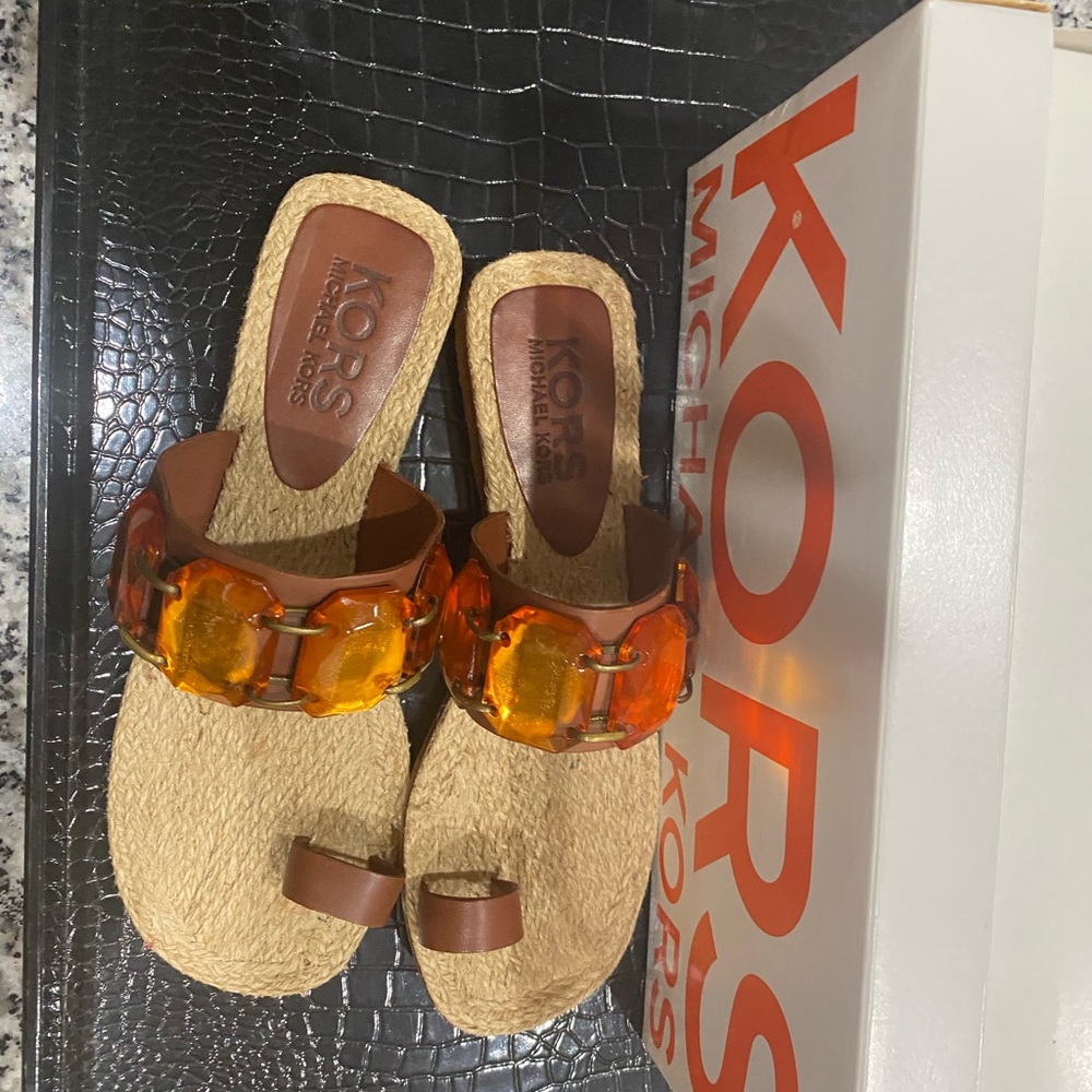Michael Kors NWT Sandals with Brown and Amber Accents Size-7.5